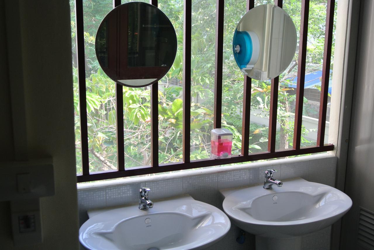 On Nut Hostel Ban Khlong Nang Li Exterior photo
